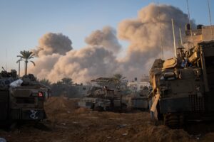 Israel ordena evacuação de Rafah e Hamas ameaça