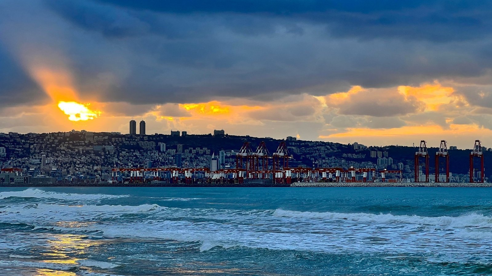 Israel abriu maior hospital em bunker do Mundo