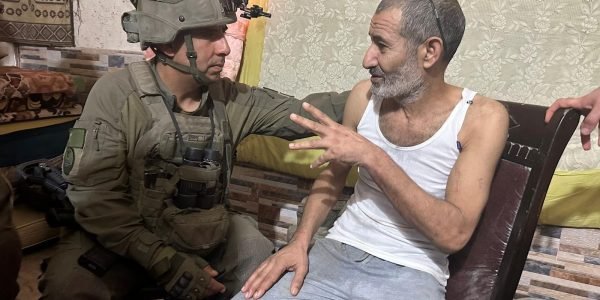 Árabe beduíno e israelense foi resgatado com vida de Gaza em operação especial