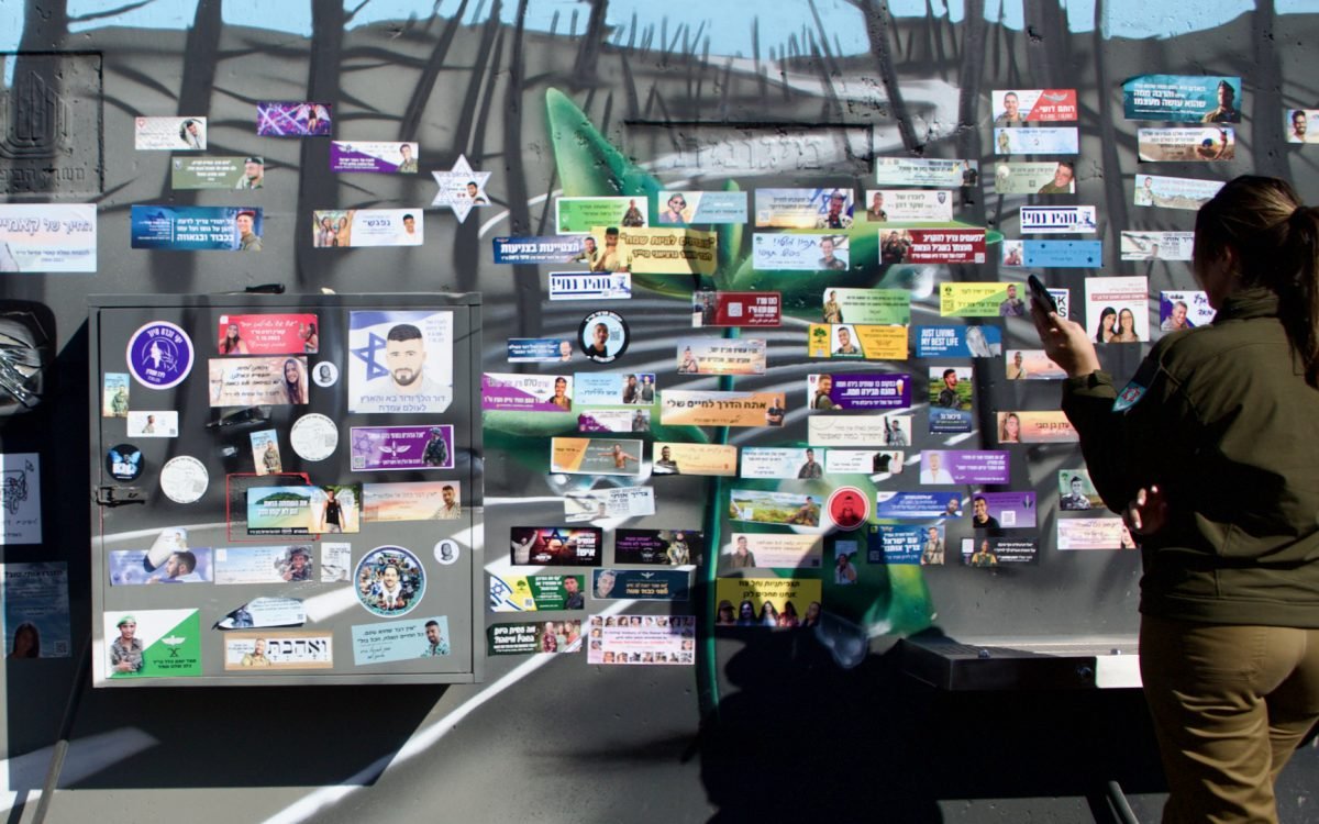 Negociações sobre reféns continuam e cresce pressão das famílias de vítimas e sequestrados