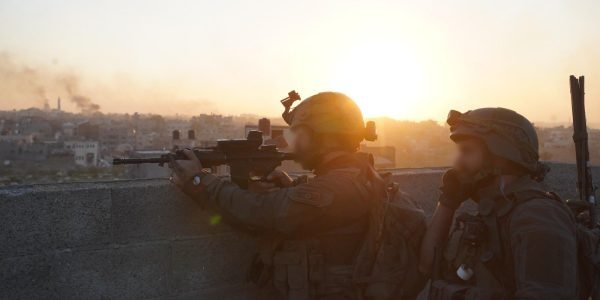 Forças de Defesa de Israel sufocam resistência do Hamas em Khan Yunes