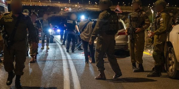 Mulher grávida é assassinada em ataque terrorista a caminho da maternidade