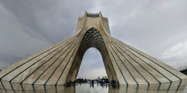 Irã continua a enriquecer urânio em alta taxa