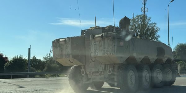 1 ANO de GUERRA, Israel continua debaixo de fogo, minuto após minuto de hoje