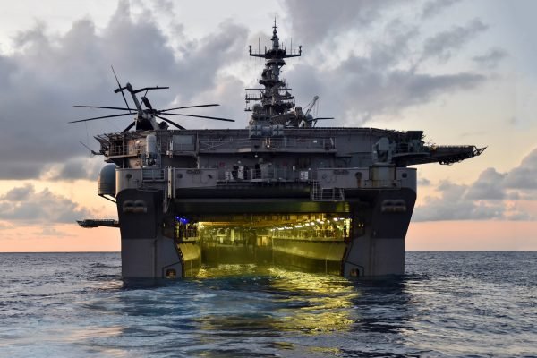 navios anfíbios da Marinha dos EUA