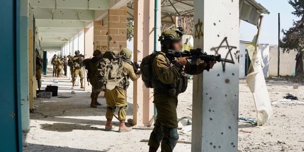 Israel desmantela Hamas em Gaza e AP desfará governo nos territórios