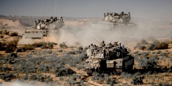 IDF faz nova investida no centro de Gaza, bombardeios aéreos e ataques terrestres