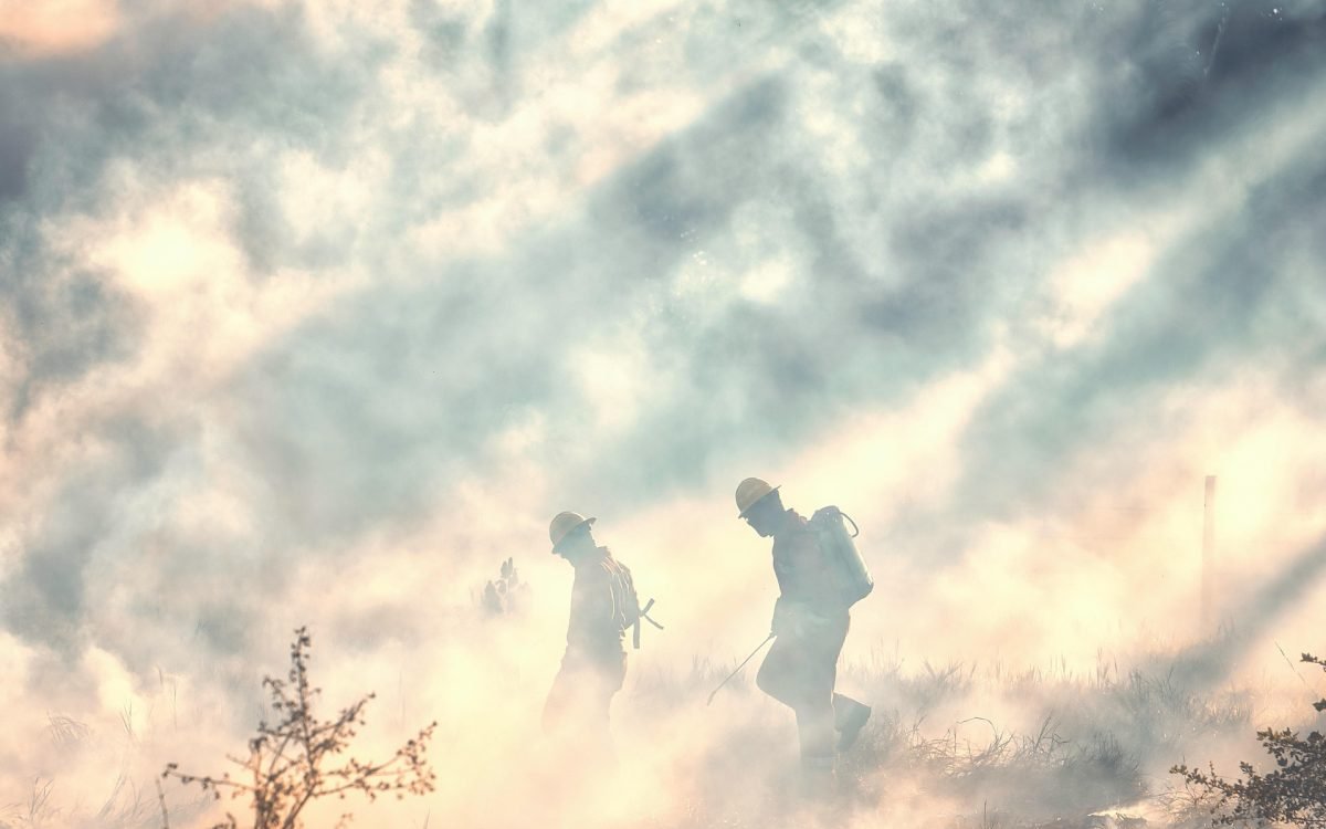Onda de calor extremo faz eclodir incêndios em Israel