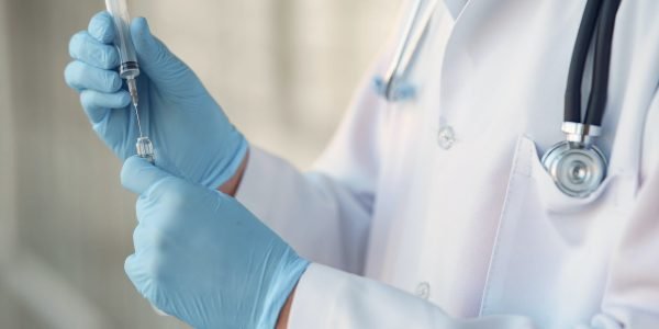 100 médicos de Abu Dhabi tratarão os feridos de Gaza em hospital de campanha