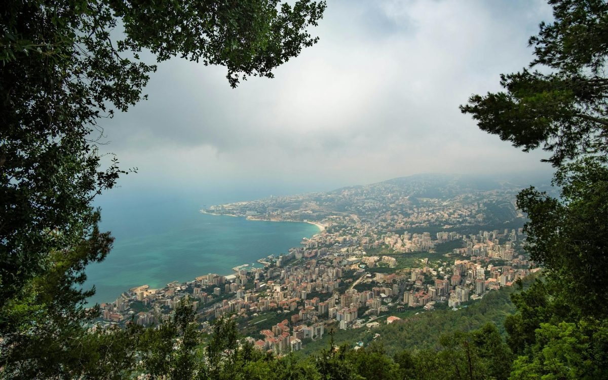 Hezbollah continua atacando Israel e as FDI continuam contra atacando