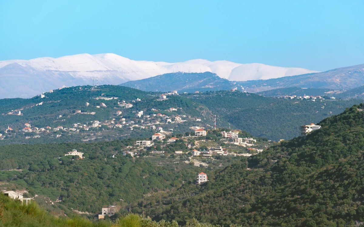 Hezbollah disparou dezenas de foguetes contra Israel