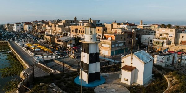 19 feridos, incluindo um em coma e outro gravemente em um bombardeio no norte