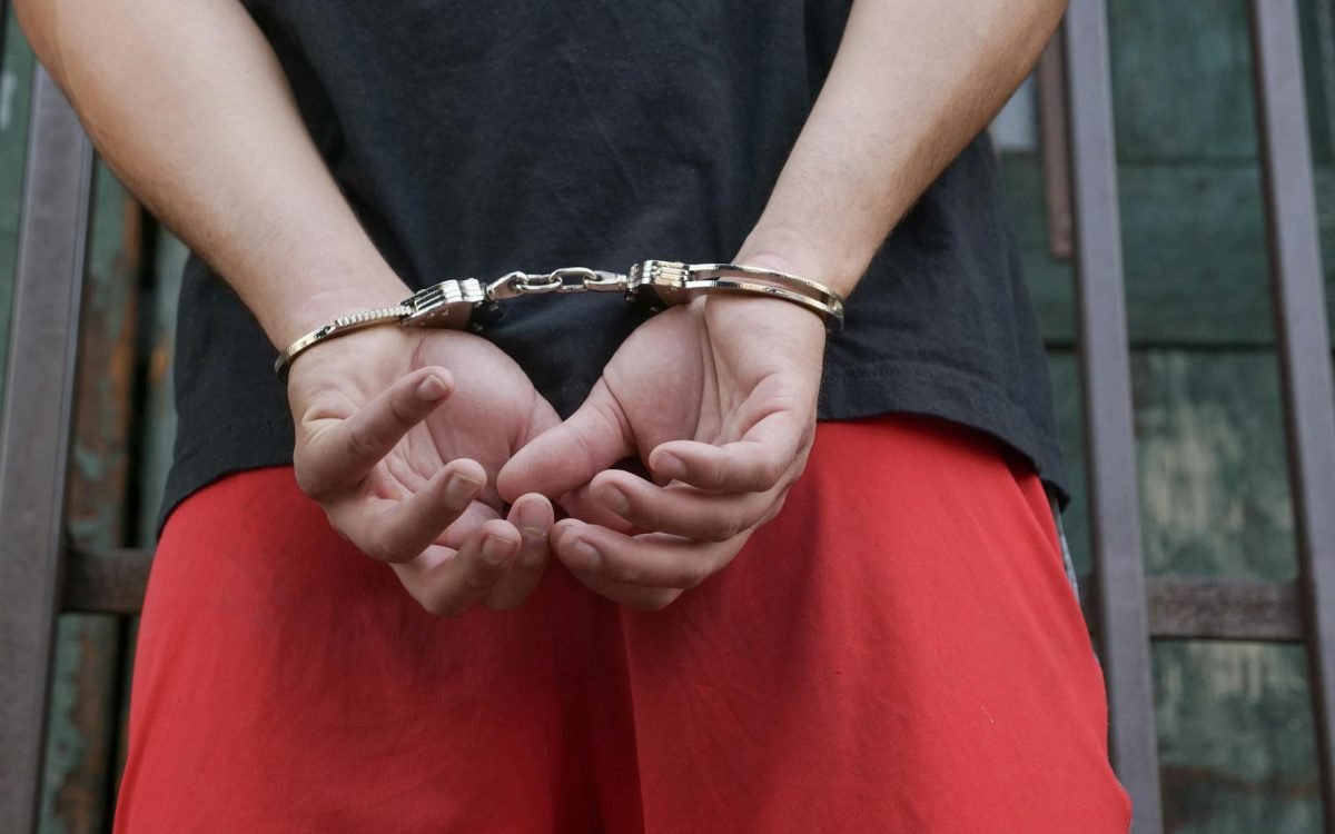 4 jovens árabes israelenses foram presos por roubo e antissemitismo