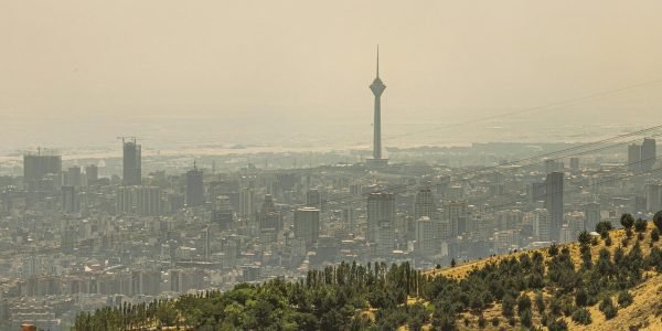 Base secreta do Irã foi atacada nos subúrbios da capital Teerã e o que realmente isso significa