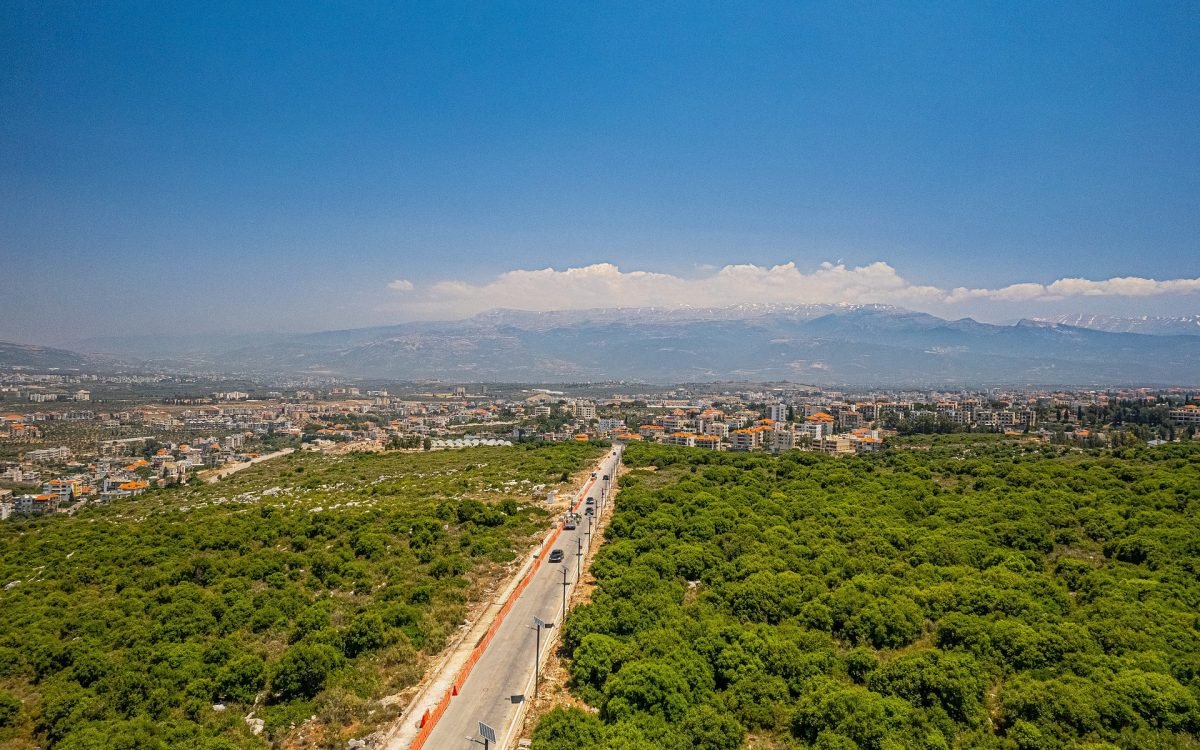 Hezbollah disparou 25 foguetes e Israel destruiu fábrica de alumínio do grupo terrorista e do Irã