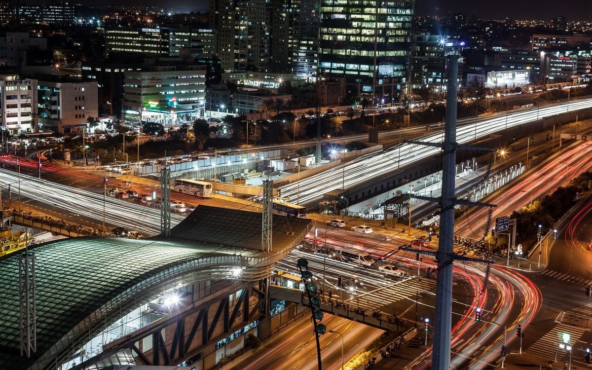 Secretário de Segurança dos EUA teve que ir para abrigo antiaéreo durante reunião com Netanyahu