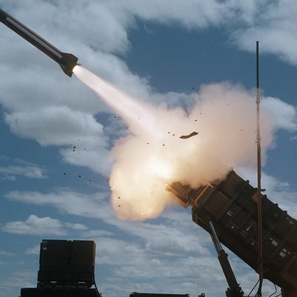 Houthis disparam pelo segundo dia consecutivo contra Israel