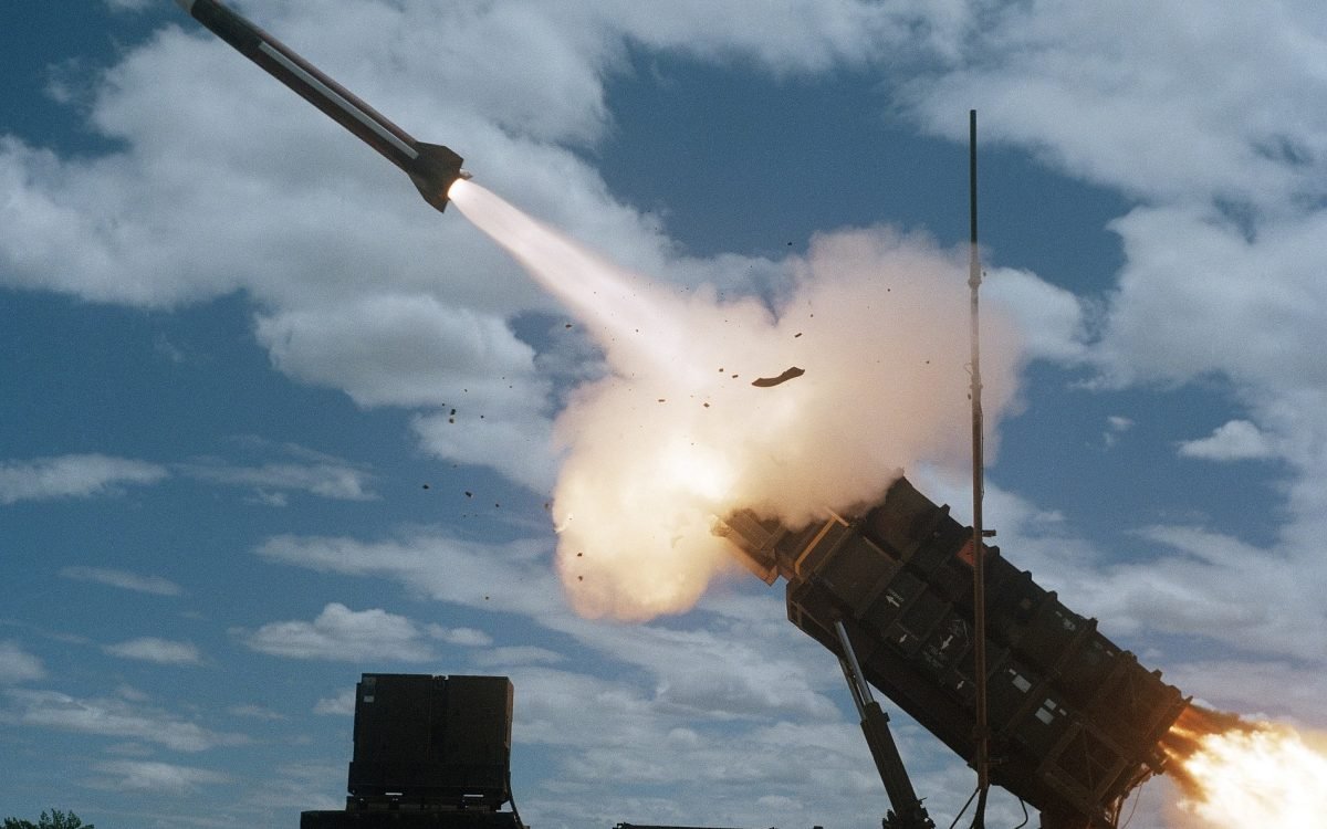 Houthis disparam pelo segundo dia consecutivo contra Israel