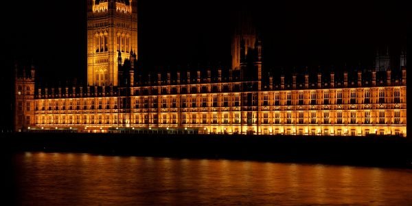 Ilusão no Reino Unido: expulsão de líderes do Hamas e criação de Estado Palestino